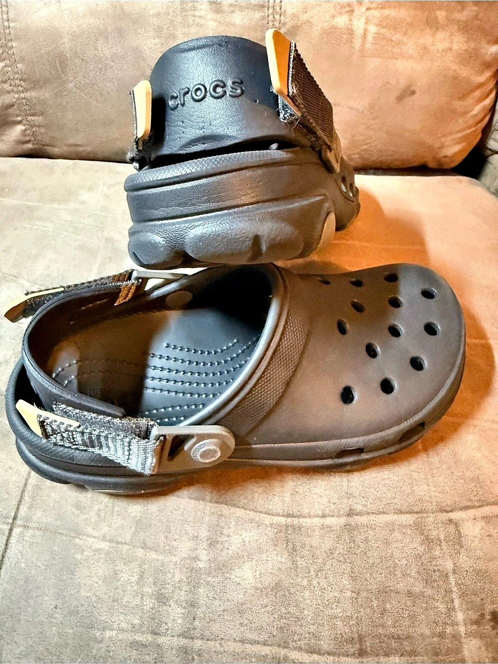 Crocs Classic Clog Crocs Black M4 W6 Unisex Comfort Shoes Metallic Strap $50 +